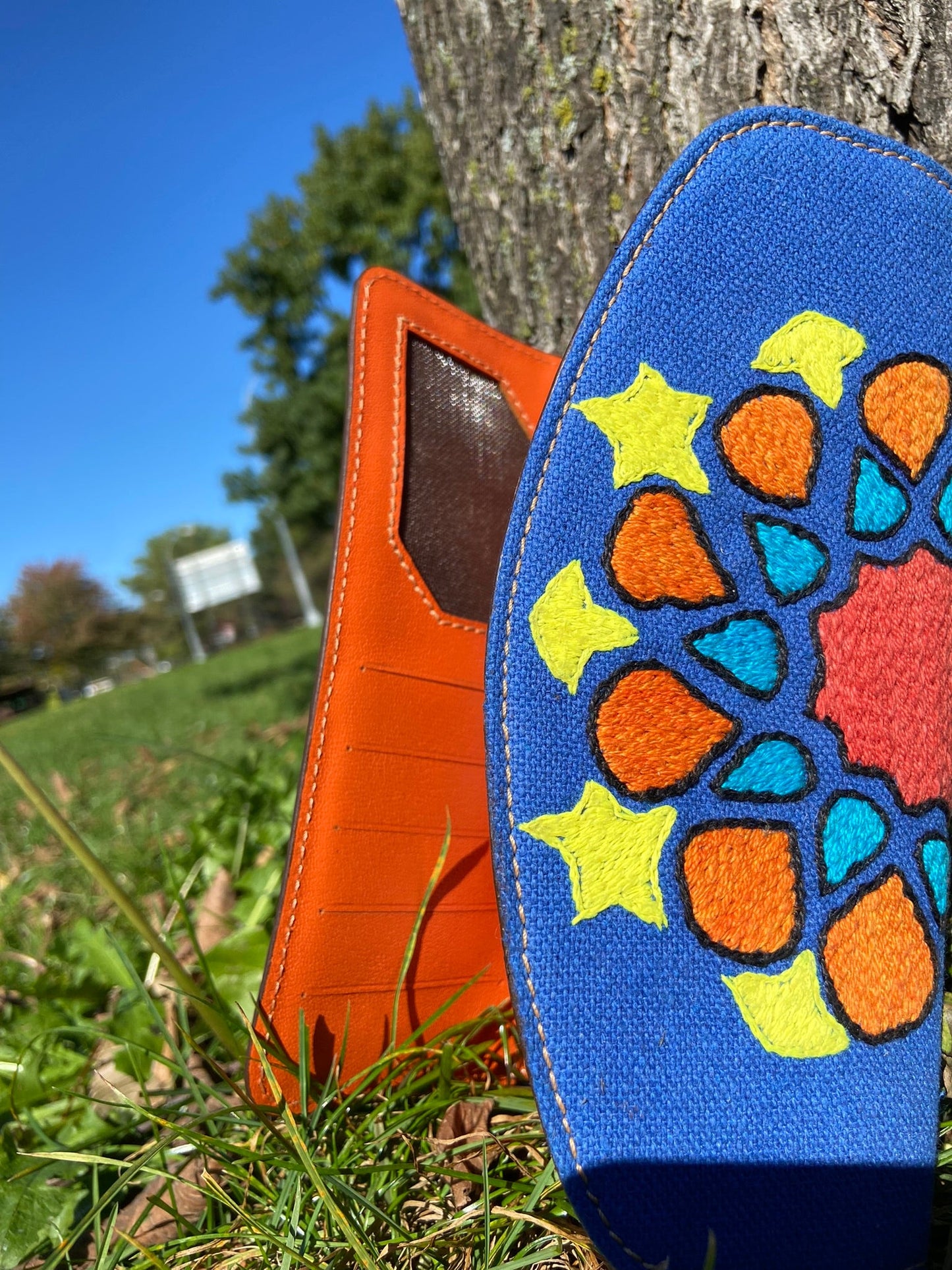 Chic Stitches: Leather Wallet Elegance